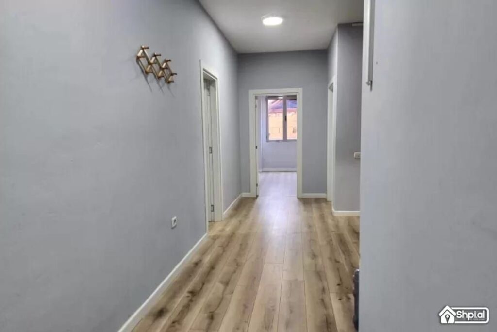 🤩Shitet : 2+1+2🚾 &amp; Ballkon Gjigand!! 📍( Myslym Shyri - Mulliri Vjetër/Rr. Islam Alla) 400m nga Sheshi Skëndërbe 122m², Kati 4, Orientim Lindje, Çmimi 297.000€ ✨️