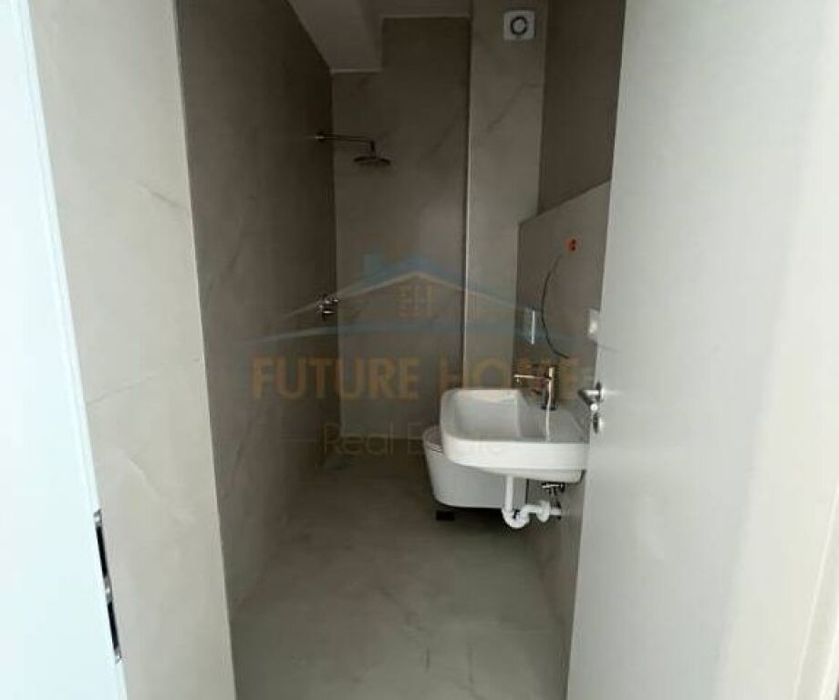 Shitet, Apartament 1+1, Kompleksi Kadiu, Tiranë