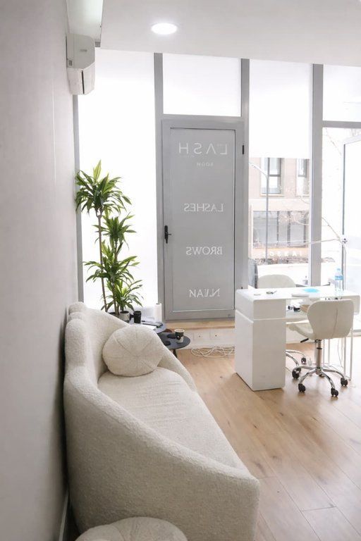 UNITÀ COMMERCIALE IN AFFITTO, VICINO ALLA FACOLTÀ DI GIURISPRUDENZA