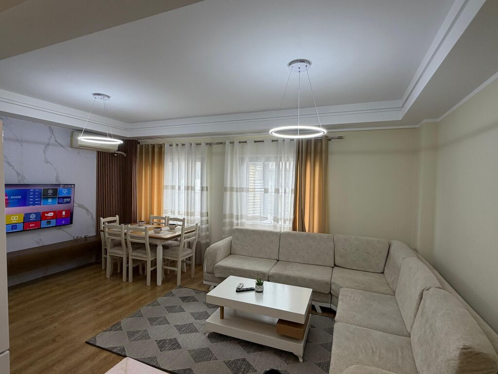 Shitet Apartament 2+1+2 në Astir