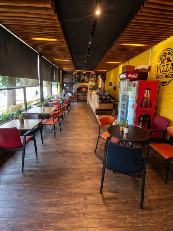 Shitet biznesi i nje Fast Food Pizza- Bulevardi Bajram Curri , Tiranë - 25000€ | 150 m²