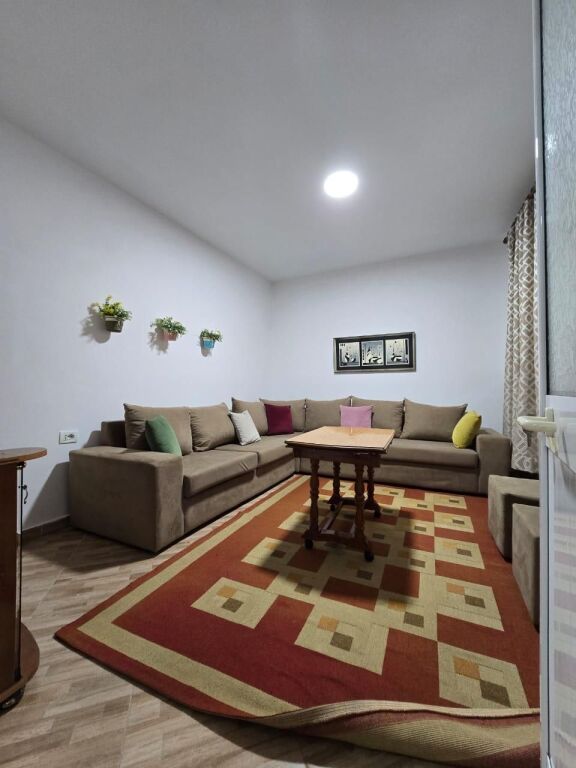 Jepet Me Qera Apartament 1+1