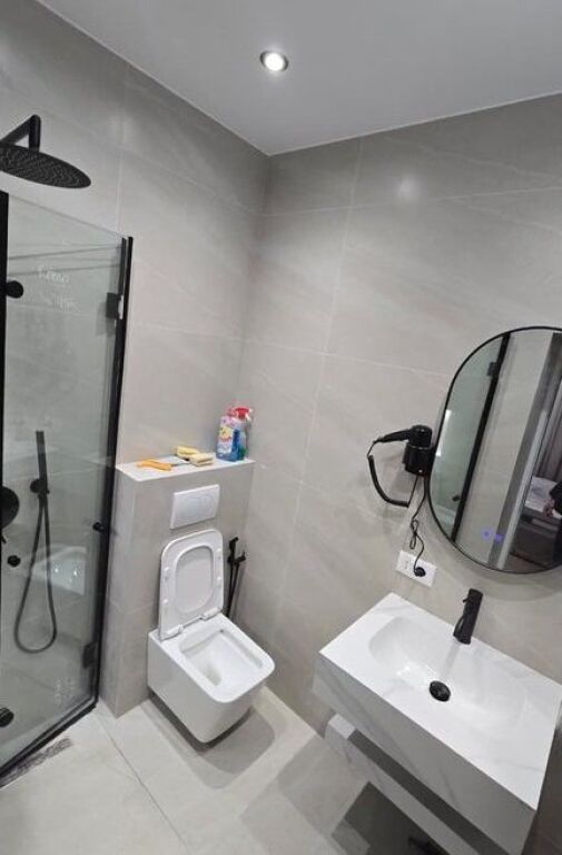 Shiten, 3-Garsoniere, Rruga Mine Peza, Tiranë.