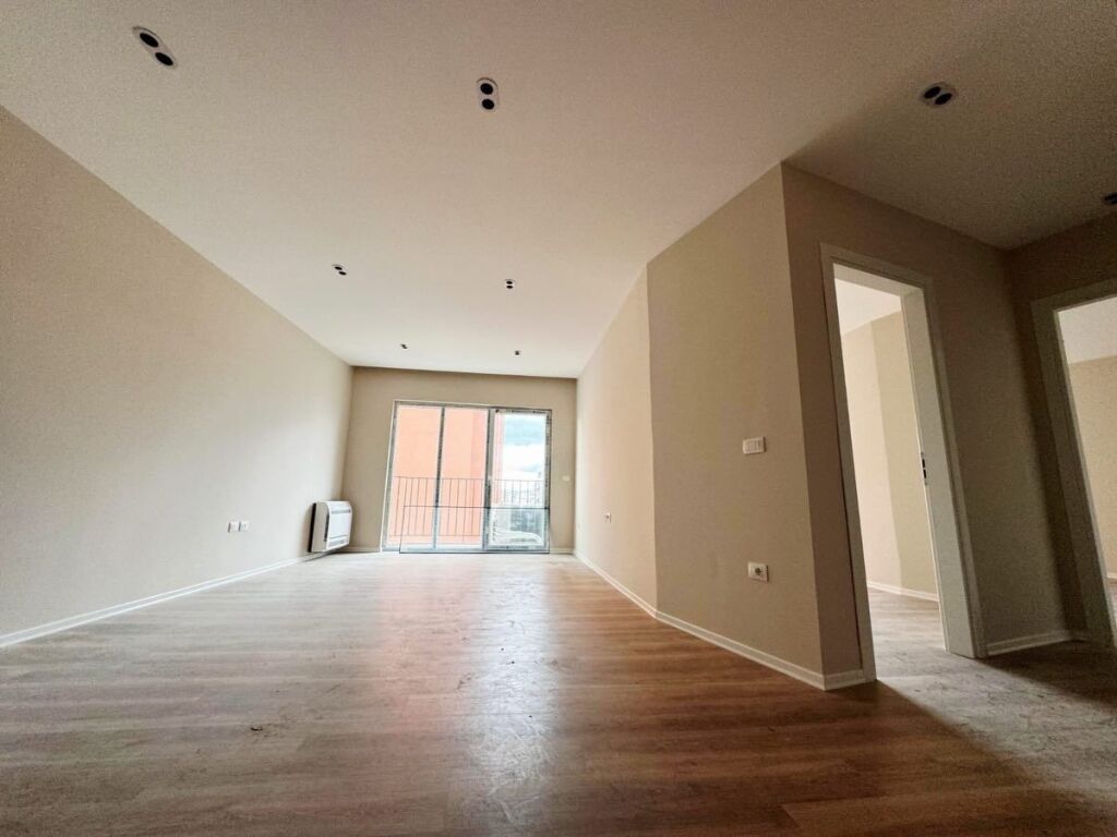 SHKOLLA E KUQE ^ Shesim super apartament: 2+1+2