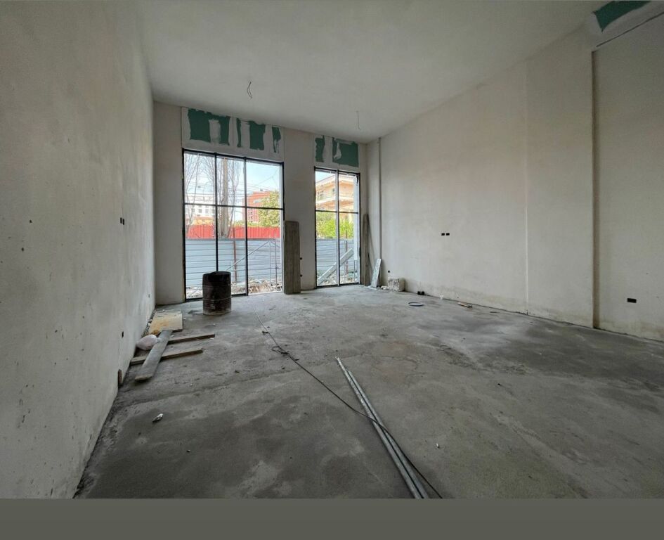 🏡 VILLA INDIPENDENTE IN VENDITA – LAGO DI FARKË