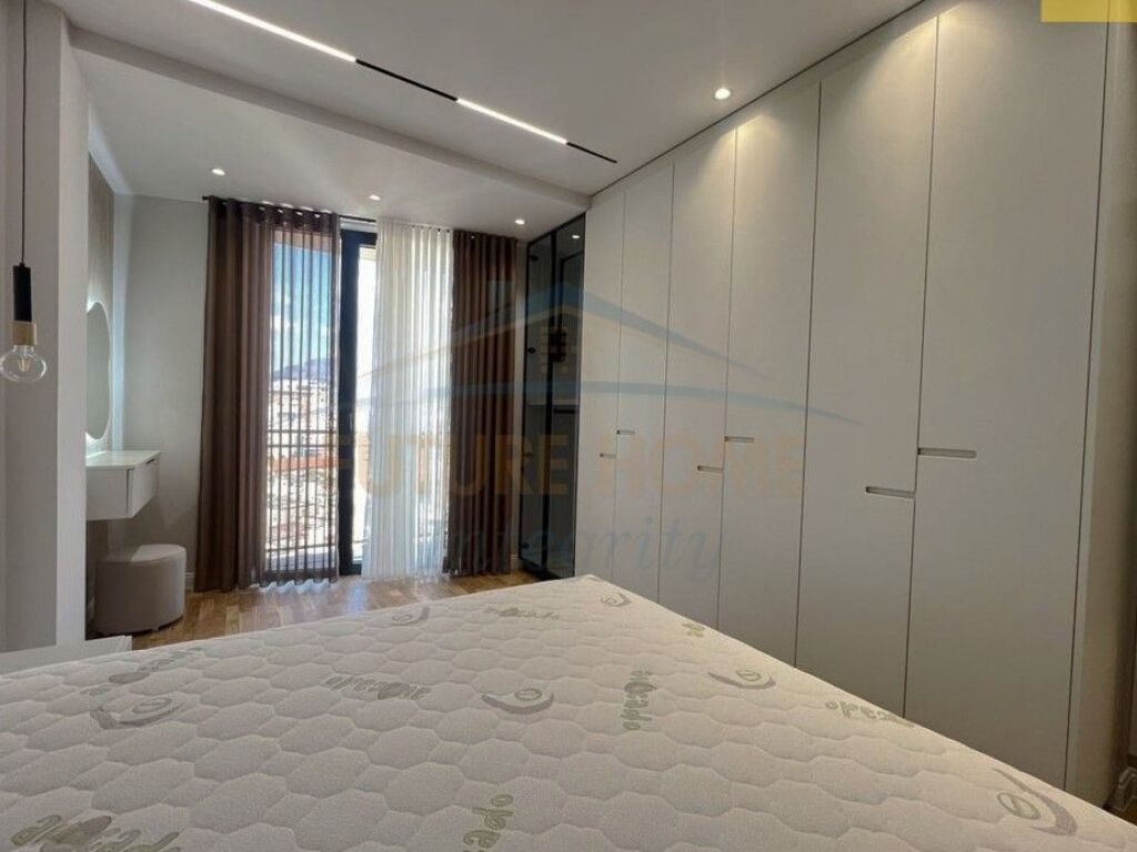 Shitet, Apartament 2+1, Golden Tower Residence, Tiranë.
