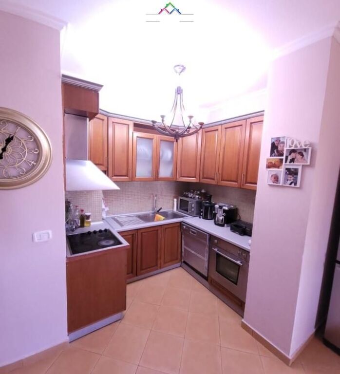 Appartamento in Affitto 2+1 Vicino alla ex Esposizione (ID B220882) Tirana.