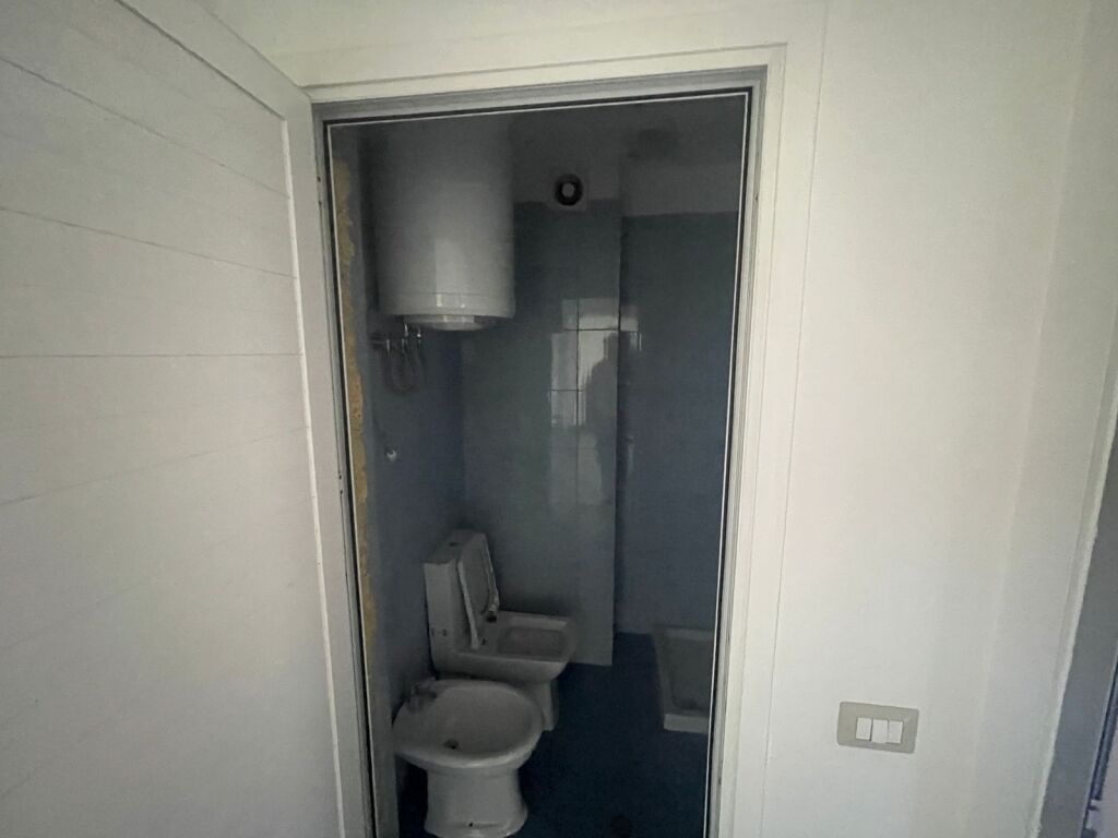 Njësi Komerciale me Qira – përballë Delijorgjit, Tiranë