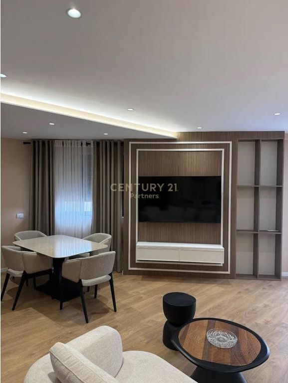 SHESIM APARTAMENT 2+1+2 ME POST PARKIMI NË RRUGËN E DURRËSIT!