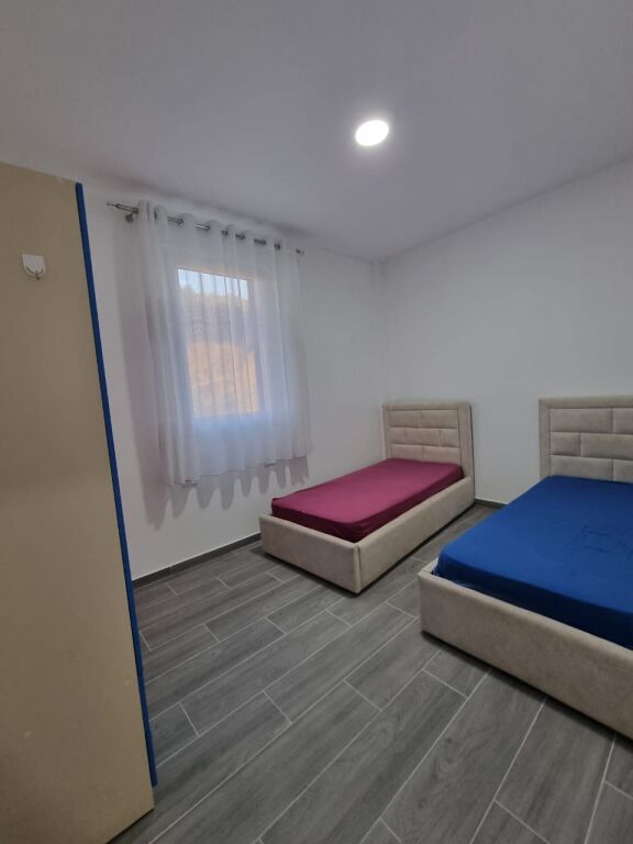 AFFITTASI  2+1 CASA PRIVATA (2° PIANO)
