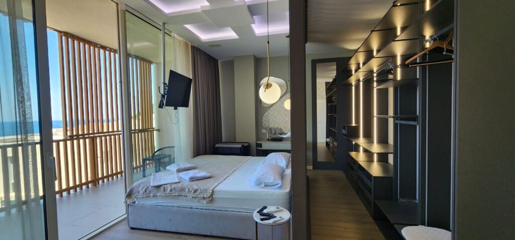 VILË LUKSOZE NE 📍 GREEN COAST 1