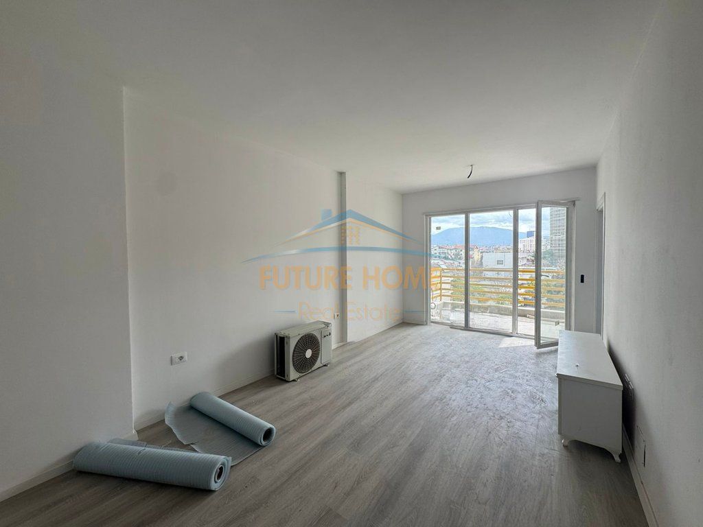 Qera ,Apartament 1+1+Post Parkimi, Kompleksi E-88, Rruga Dritan Hoxha