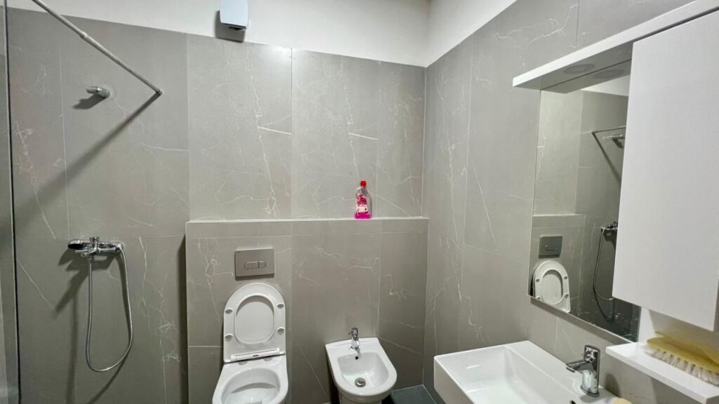 🏠 IN AFFITTO: Appartamento 2+1+2 Bagni 📍5 Maj (Di fronte al Concord Center) – 60,000 ALL/Mese – 115m² – Nuovo, Mai Abitato – Edificio Nuovo 2026 ✨