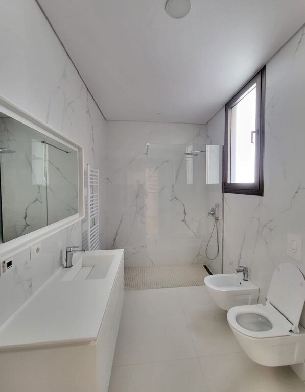 🏡 Jepet me Qira Vilë me Vendodhje ne TEG