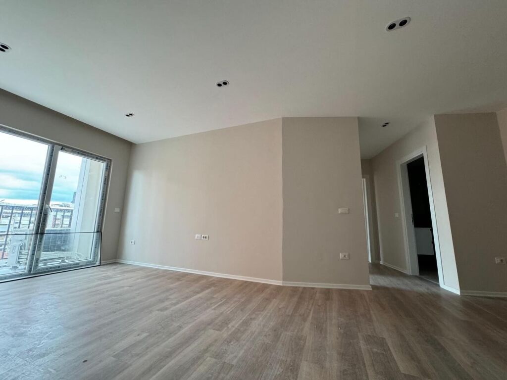 SHKOLLA E KUQE ^ Shesim super apartament: 2+1+2