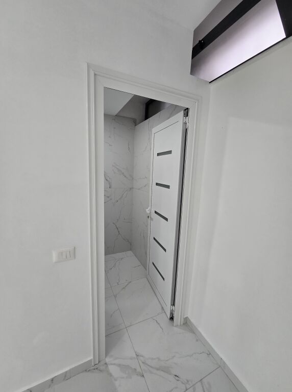 Okazion,dyqan te ish nisheraku,48 m2,95 mije euro