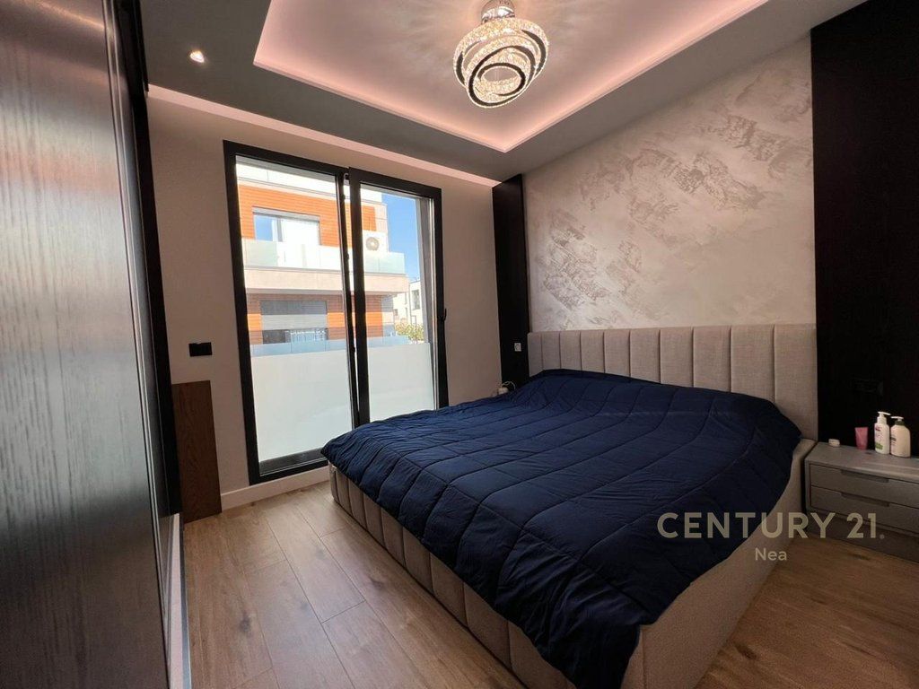 Jepet me qira apartament 3+1+2 në një nga rezidencat më të reja në zonën e Lundrës, pranë TEG