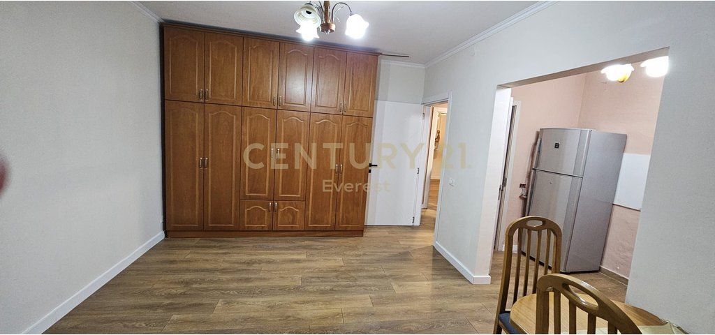 2+1 apartment for sale in the Irfan Tomini area,