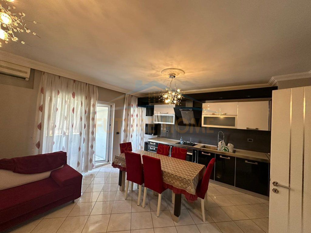 Shitet 2+1+2, Laprake 1600€/metri