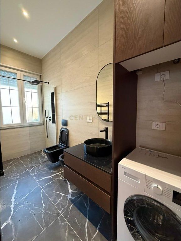 SHITET APARTAMENT 2+1 | 128m² + 148m² VERANDE | NE QENDER TE DURRESIT!