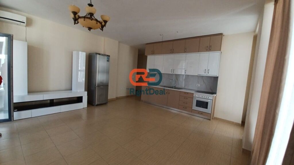 Tek Bulevardi I Ri, Jepet Me Qira Apartament 2+1+2 Me Planimetri Perfekte, Ideal Per Banim!!!