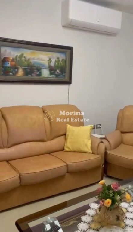 Qera | Shtëpi private 2 + 1 + Parkim | Rruga Jordan Misja | 550 €/muaj