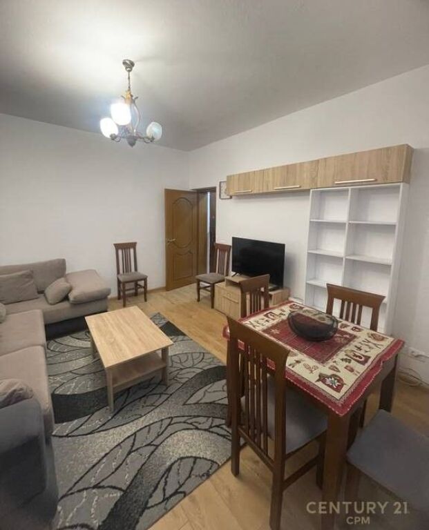 Jepet me qira 1+1 te Pazari i Ri