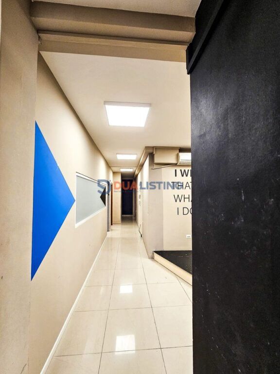 Ofrojme Ambjent zyre me qira te Rruga e Dibres