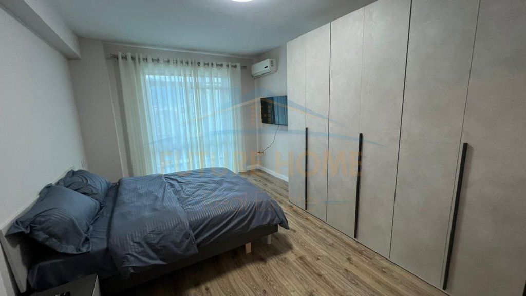 shes,apartament 2+1+2,Stacioni i Trenit