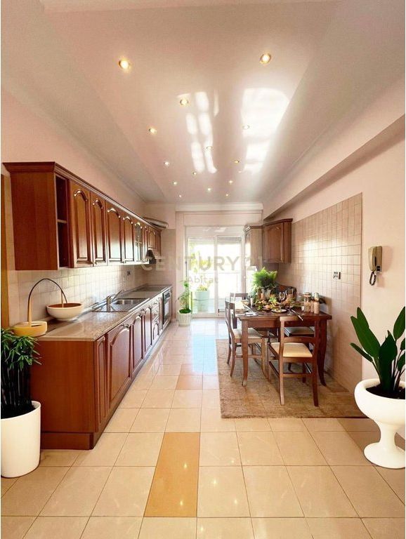 Ish-Blloku: APPARTAMENTO 2+1+2 IN AFFITTO 1.200 € /Mese