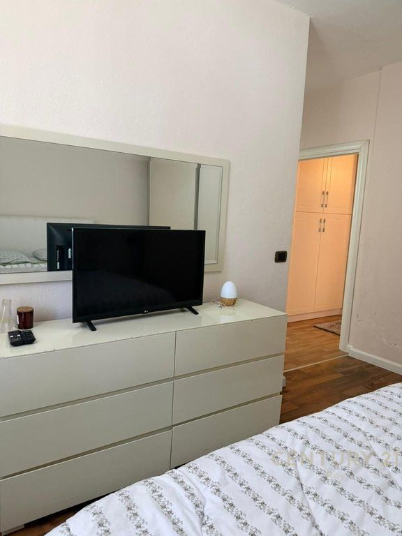 JEPET APARTAMENT 3+1+2 ME QERA NE VOLLGA , DURRES !