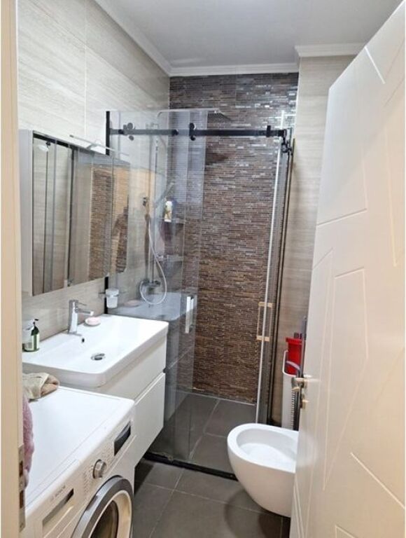 Apartament 2+1 per qira tek Pazari i RI