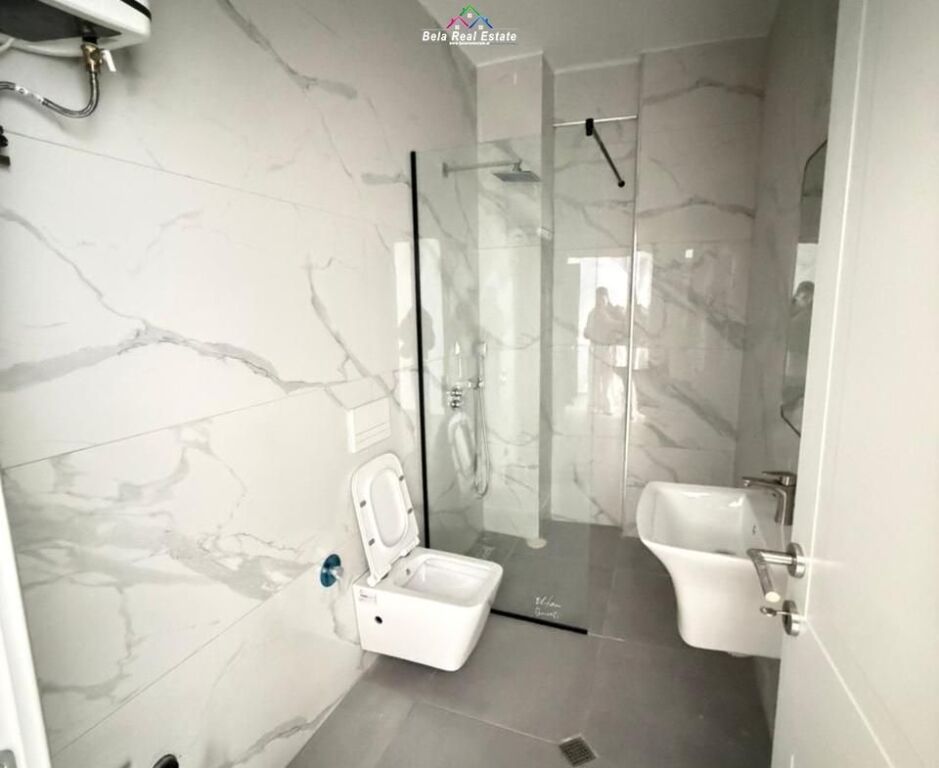 Zyre Me Qera 1+1 Tek 5 Maj (ID BZ2907) Tirane