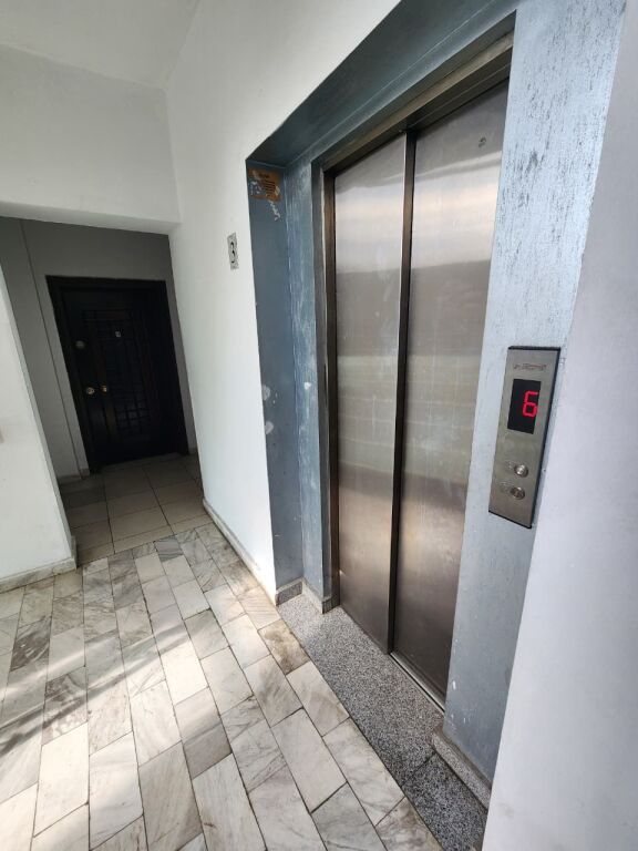 🤩Shitet : 2+1+2🚾 &amp; Ballkon Gjigand!! 📍( Myslym Shyri - Mulliri Vjetër/Rr. Islam Alla) 400m nga Sheshi Skëndërbe 122m², Kati 4, Orientim Lindje, Çmimi 297.000€ ✨️