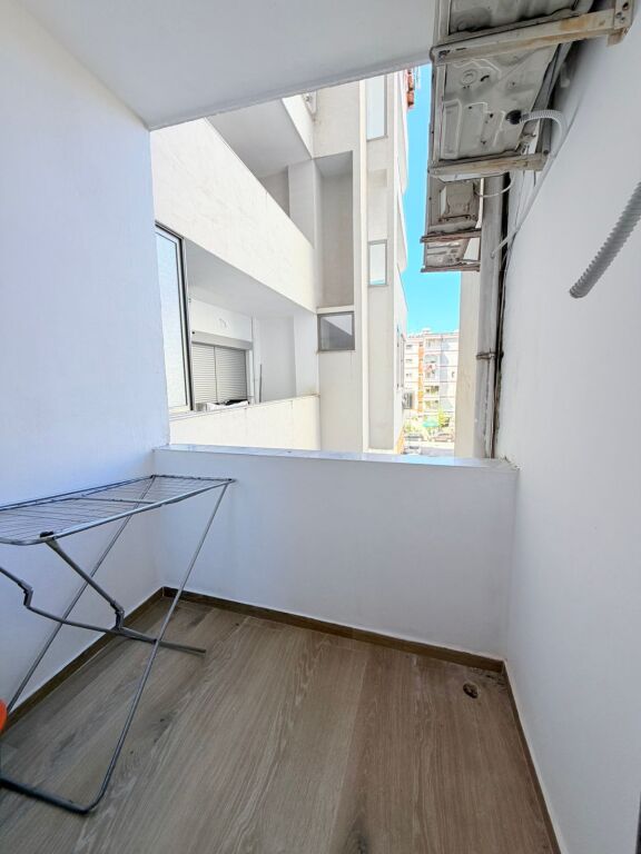 JEPET ME QERA APARTAMENT 2+1 TEK UJESJELLESI, DURRES