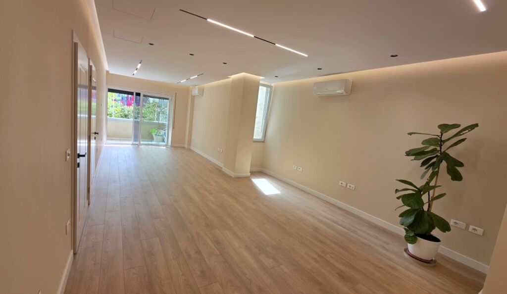 Spazio ufficio in affitto Coin 📍Stadiumi Air Albania