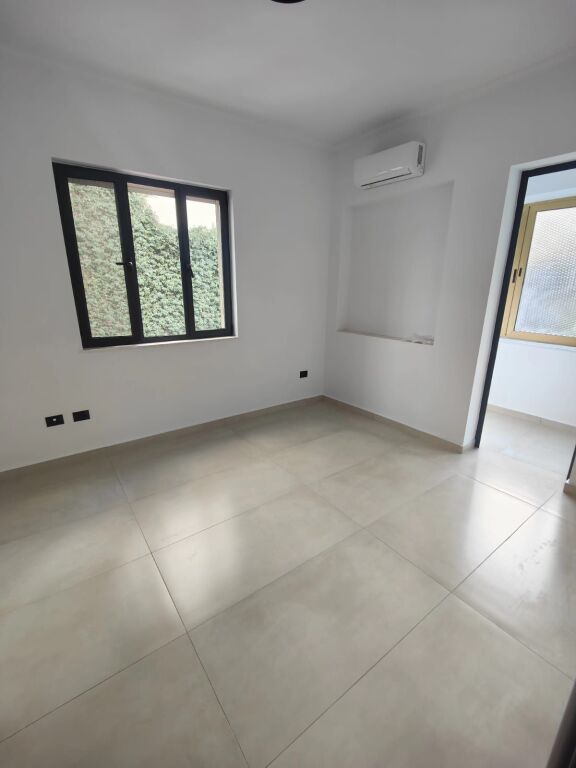 OFFICE FOR RENT IN BLLOK 900 EURO