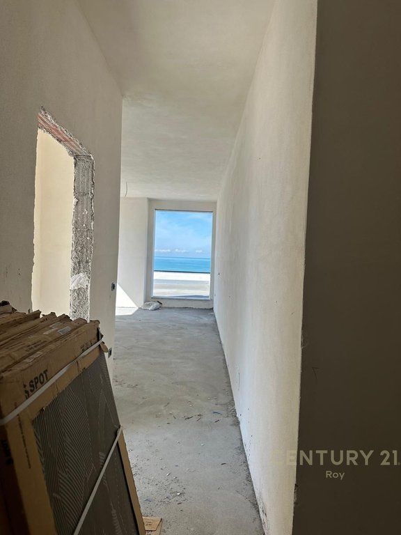 Penthouse 2+1 Shitet në Golem, Durrës - 300,000€ | 75 m² + 137m2 Verand Pamje Deti!