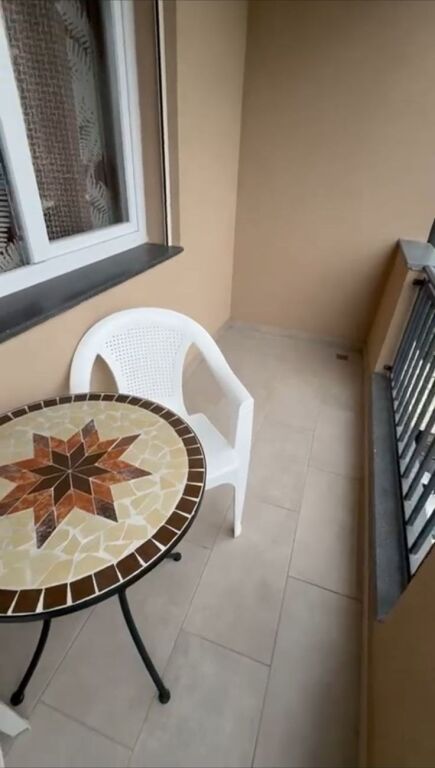 Apartament me qera 1+1