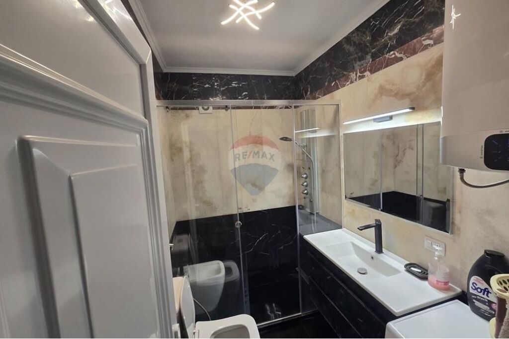 Apartament - Për Shitje - Vila L, Tiranë