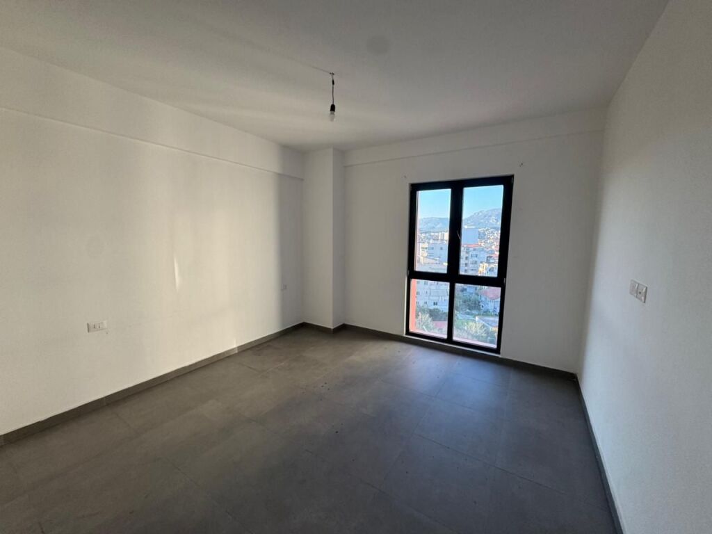 🏡 Jepet me qera apartament 2+1+2  📍 Adresa: Farmacia 10💰 Çmimi: 60,000 lek/muaj