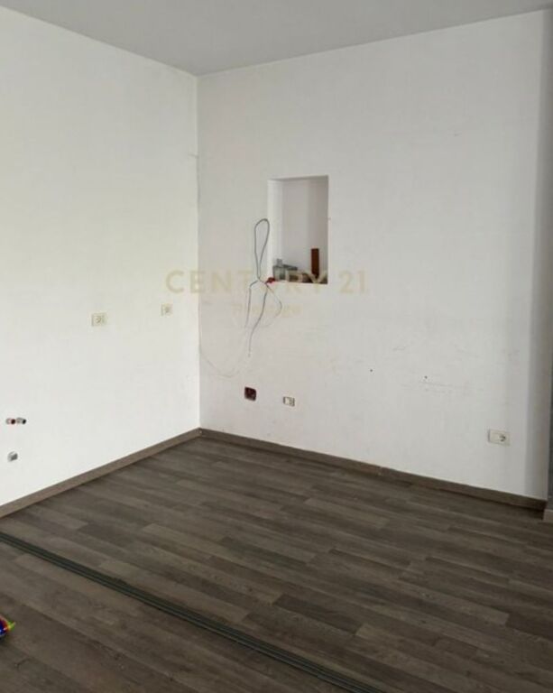 AMBIENT ZYRE ME QIRA