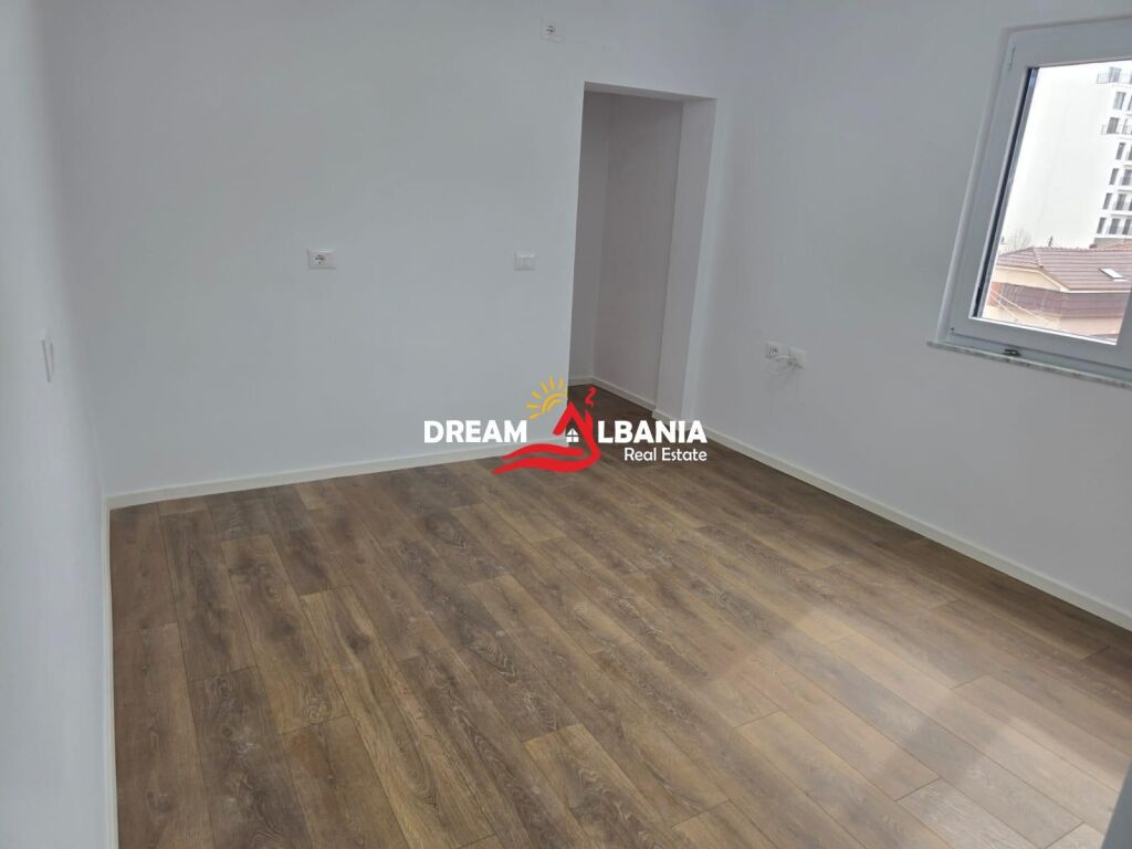 Shitet Apartament 1+1, Prane Shkolles Kuqe, Rruga Dervish Hekali (ID 4119474)