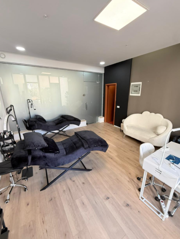 🏢 Spazio Ufficio in Affitto a Bllok