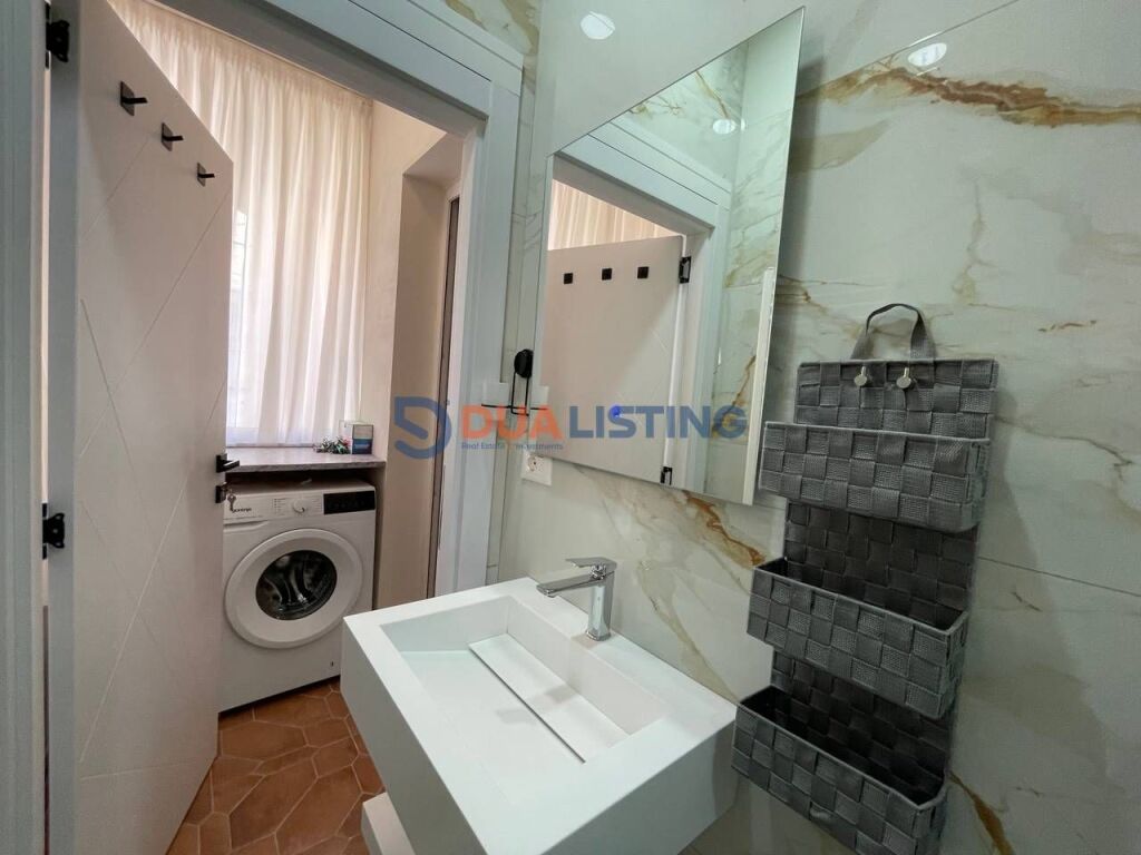 ✨ Apartament 1+1 me qira përballë Delijorgjit. 🏡 Komod, modern dhe në super lokacion. 💰 550€/muaj
