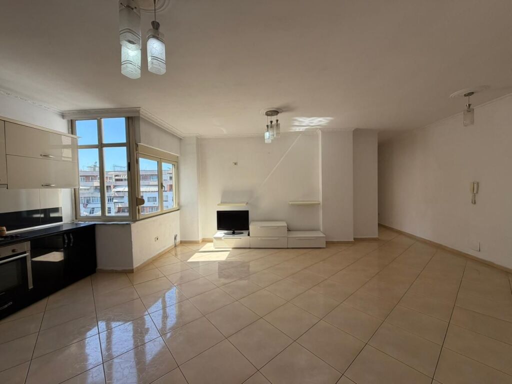 Apartament 2+1 per shitje ne Astir.