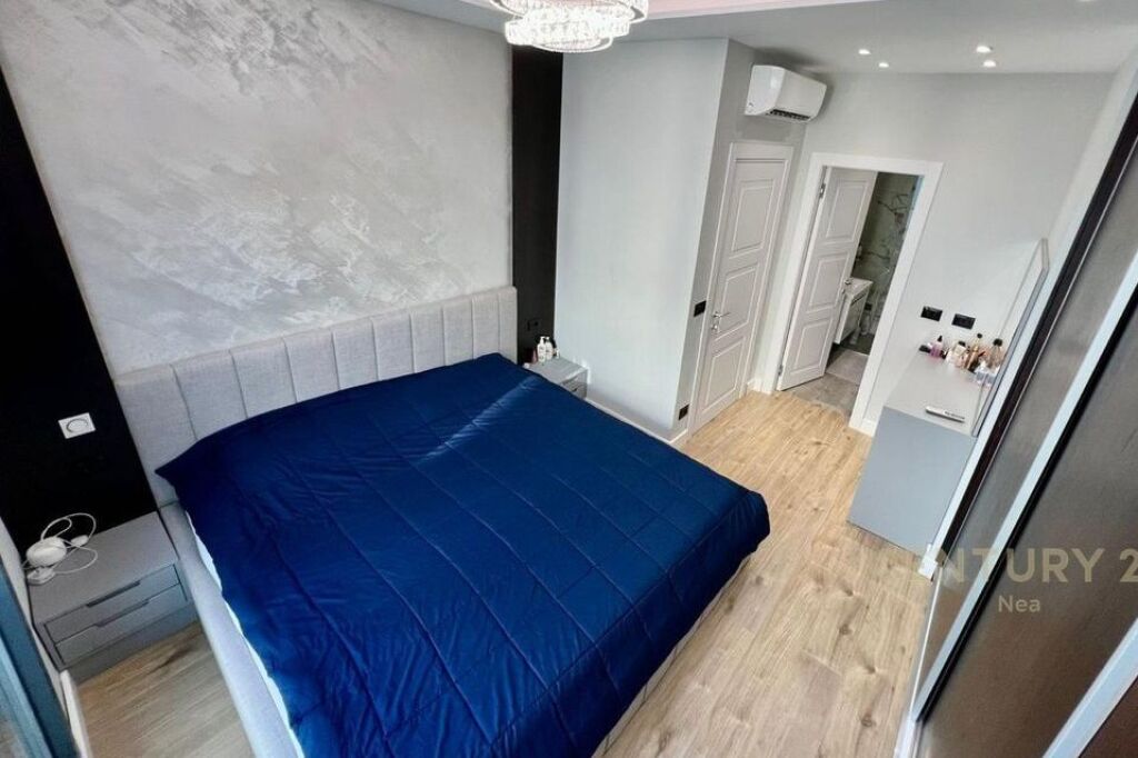 Apartament 3+1+2 + 2 Poste Parkimi me qira , Lunder , Teg