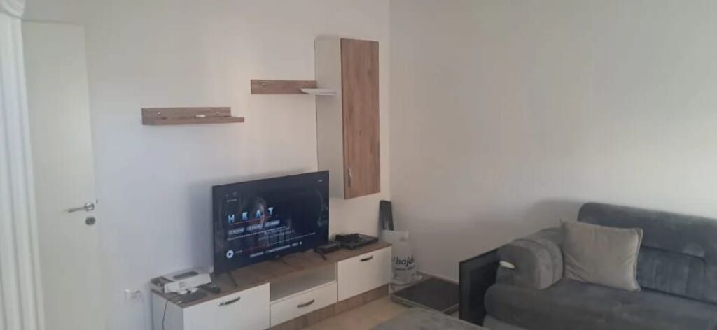 Jepet Me Qera Apartament 1+1+1 Ballkon