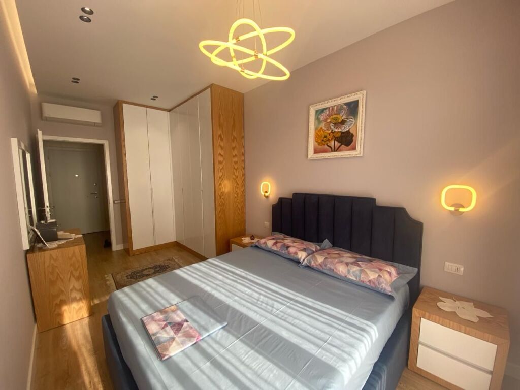 Super ap 1+1 a 21-dhjetori ( complesso contatto )