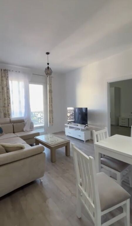 Jepet me Qira Apartament 2+1+2 tualete Kamez